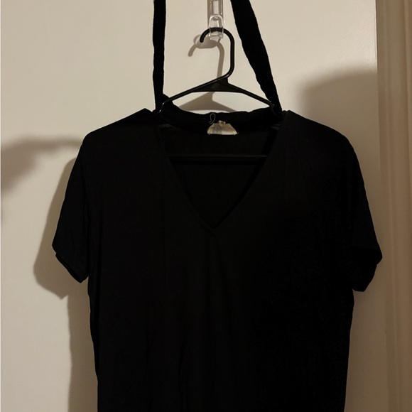 Black tee with tie neck - Picture 2 of 3